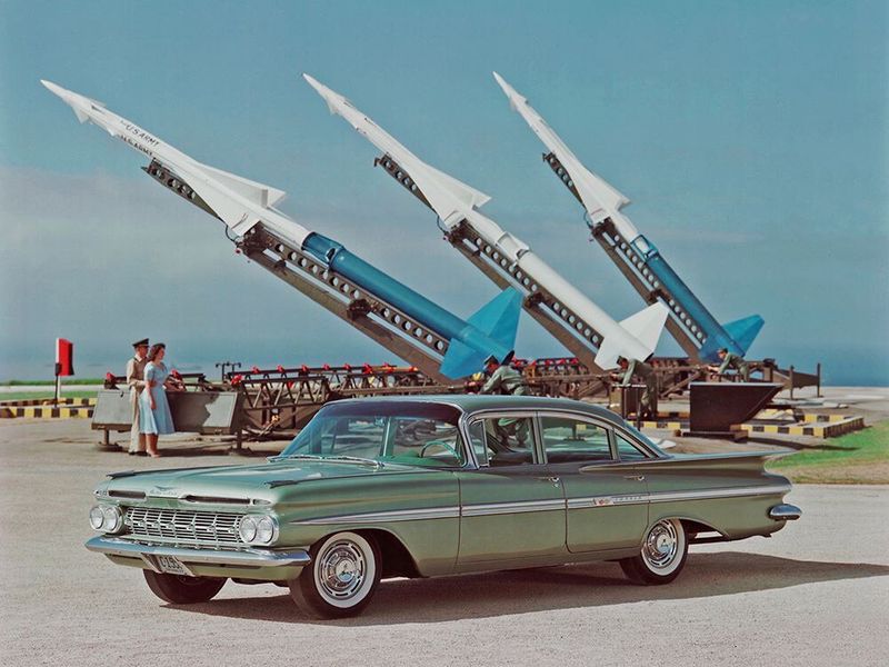Chevrolet Impala ثانياً، سيدان — منظر أمامي أيمن