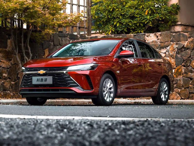 Chevrolet Monza فيس ليفت الثاني، سيدان — منظر أمامي بزاوية ثلاثة أرباع