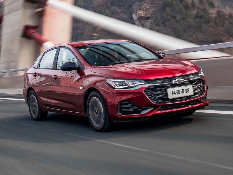 Chevrolet Monza ثانياً، سيدان — منظر أمامي بزاوية ثلاثة أرباع