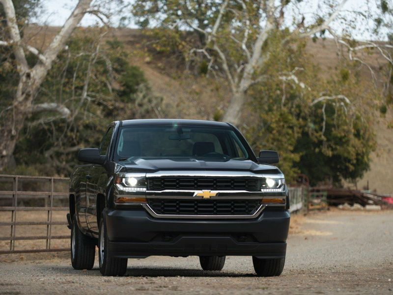 Chevrolet Silverado III (K2XX) Рестайлинг, Пикап одинарная кабина Regular — вид спереди