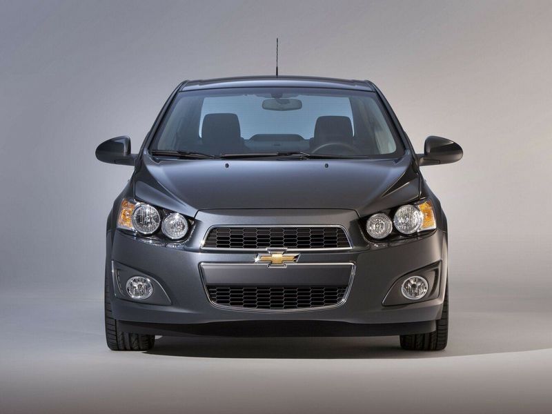 Chevrolet Sonic I، سيدان — منظر أمامي