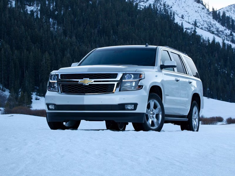 Chevrolet Tahoe رابعاً، دفع رباعي 5 أبواب — منظر أمامي أيمن
