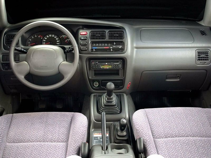 Chevrolet Tracker I، دفع رباعي خارجي — لوحة القيادة