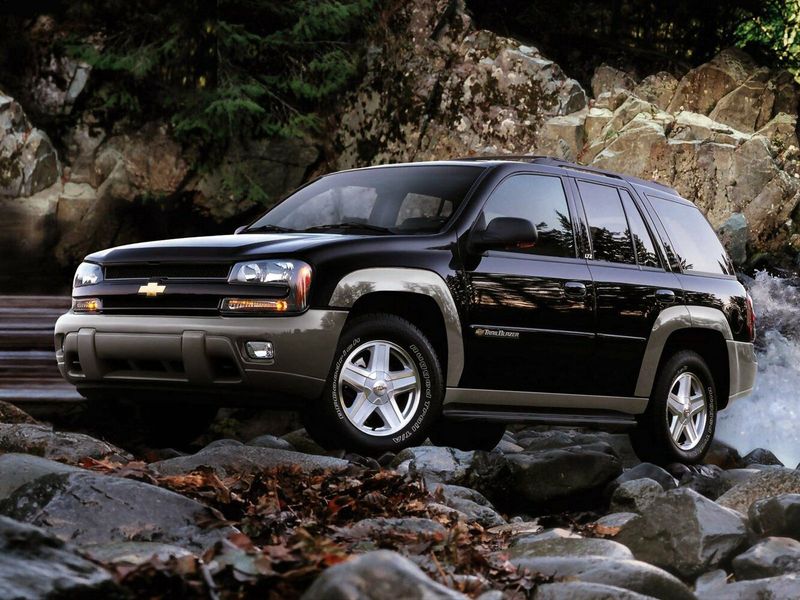 Chevrolet TrailBlazer I، دفع رباعي 5 أبواب — منظر أمامي أيمن