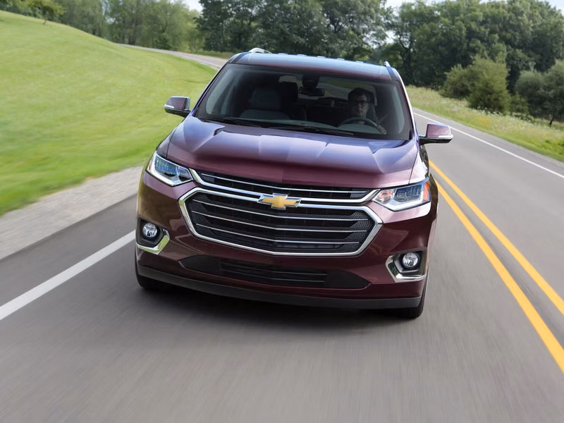 Chevrolet Traverse II, Внедорожник 5 дв. — вид спереди