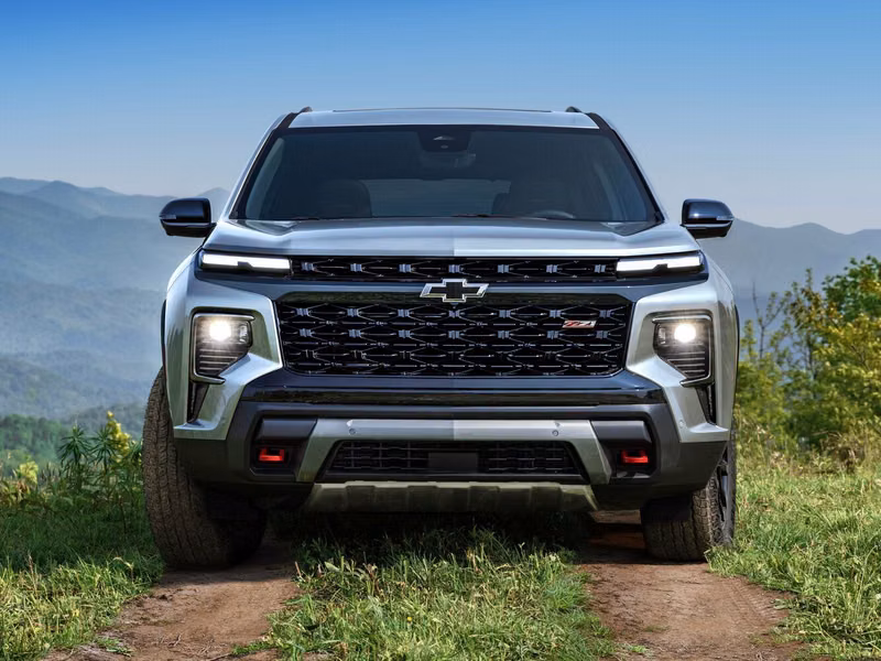 Chevrolet Traverse III, Внедорожник 5 дв. — вид спереди