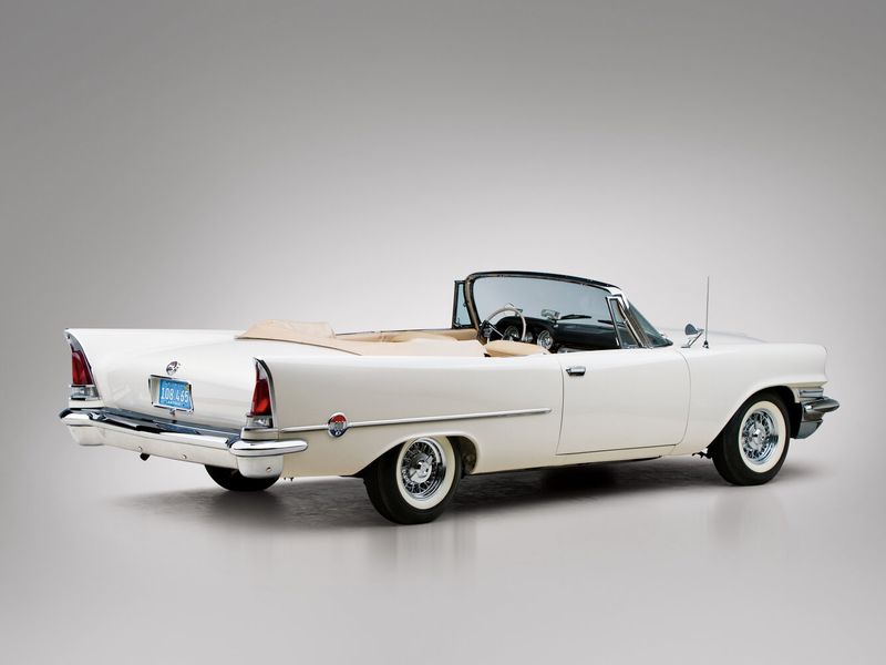 Chrysler 300 Letter Series II (300D) Рестайлинг, Кабриолет — вид сзади в три четверти