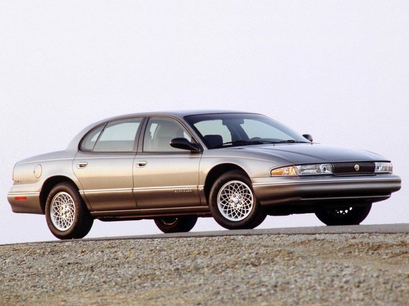 Chrysler LHS I, Седан — вид спереди справа