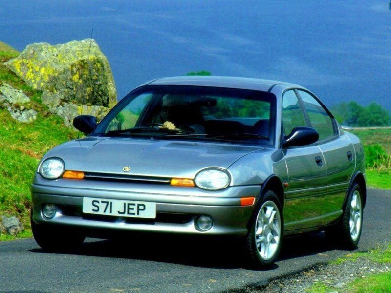 Chrysler Neon I, Седан — вид спереди справа