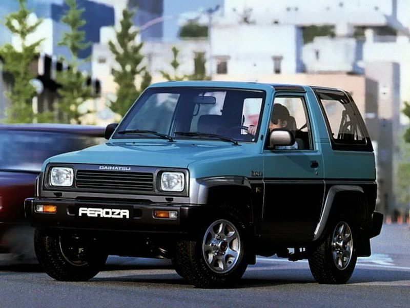 Daihatsu Feroza، دفع رباعي 3 أبواب — منظر أمامي أيسر