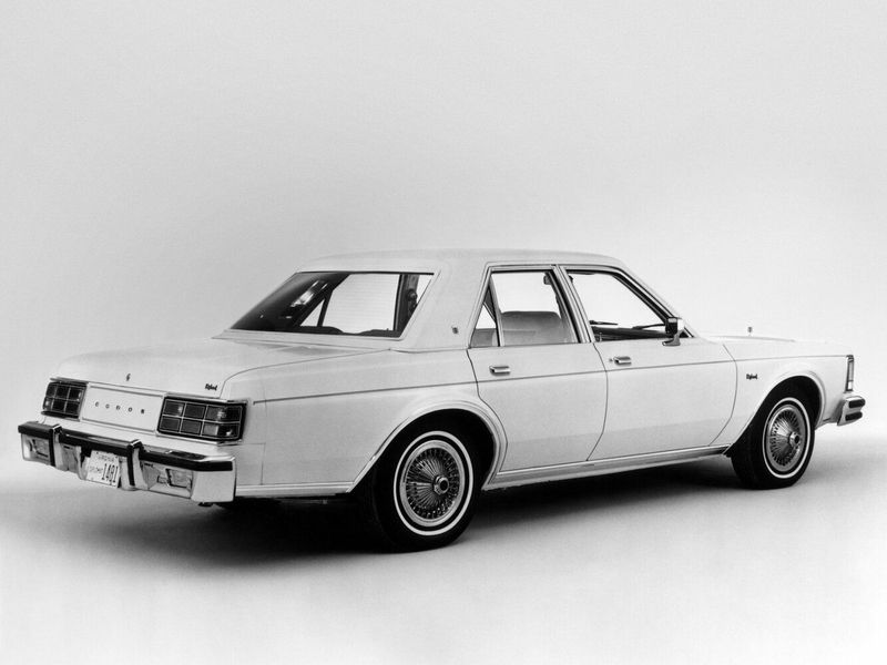 Dodge Diplomat I, Седан — вид сзади справа