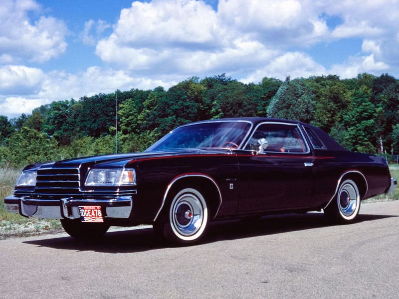 Dodge Magnum I, Купе — вид спереди в три четверти