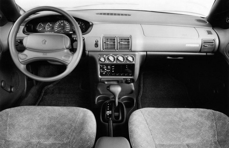 Dodge Neon I، سيدان — لوحة القيادة