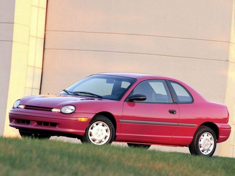 Dodge Neon I، كوبيه — منظر أمامي أيمن