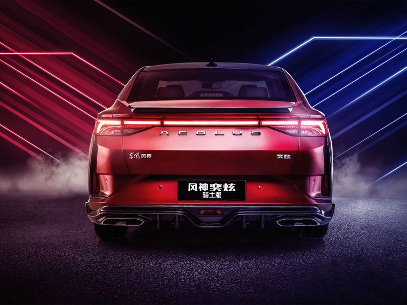 DongFeng Aeolus Yixuan I, Седан — вид сзади