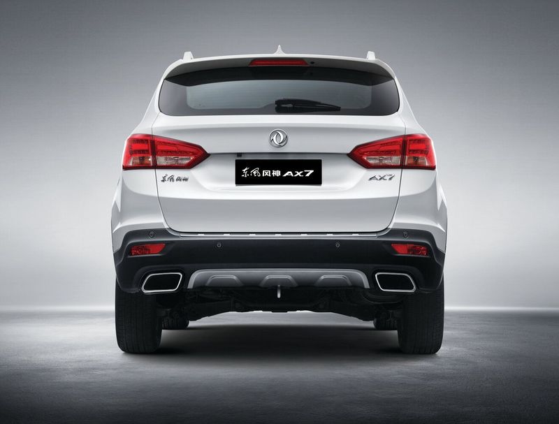 DongFeng AX7 I, Внедорожник 5 дв. — вид сзади