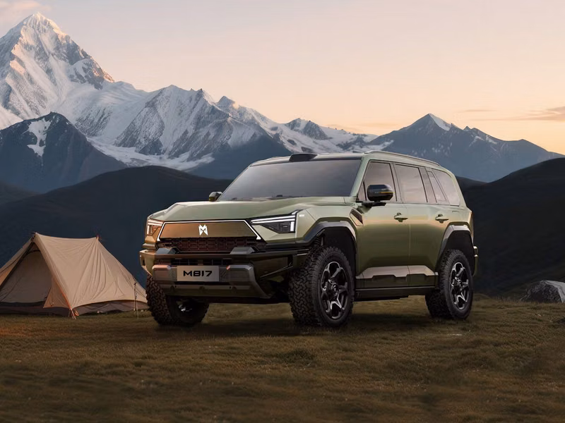 DongFeng Mengshi M-Hero 817، دفع رباعي 5 أبواب — منظر أمامي بزاوية ثلاثة أرباع