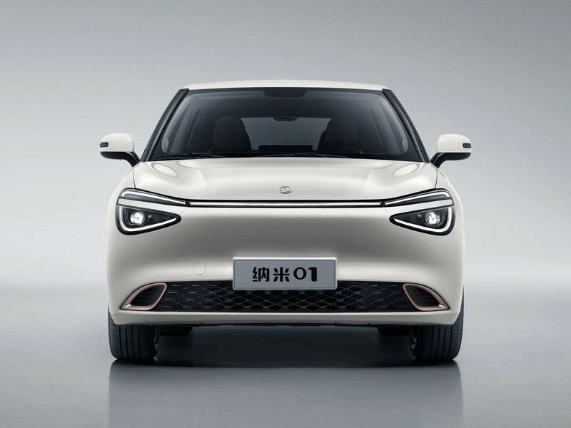 DongFeng Nammi 01، هاتشباك 5 أبواب — منظر أمامي