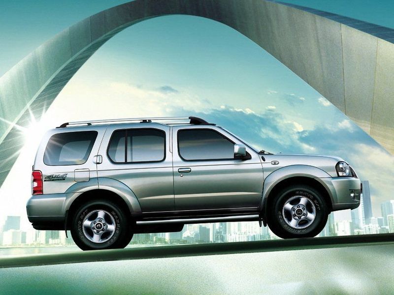 DongFeng Oting, Внедорожник 5 дв. — вид справа
