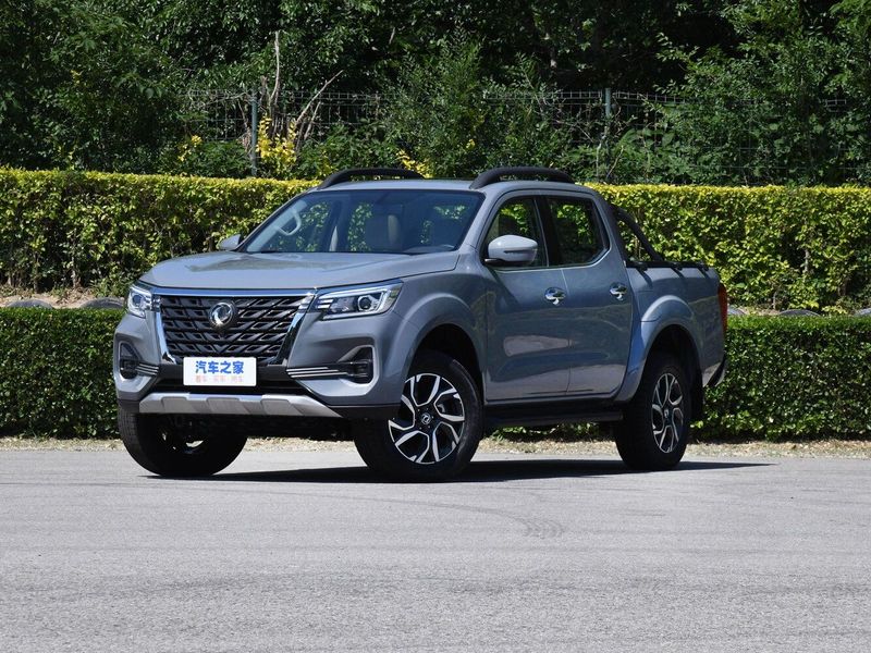 DongFeng Rich 7, Пикап двойная кабина — вид спереди в три четверти