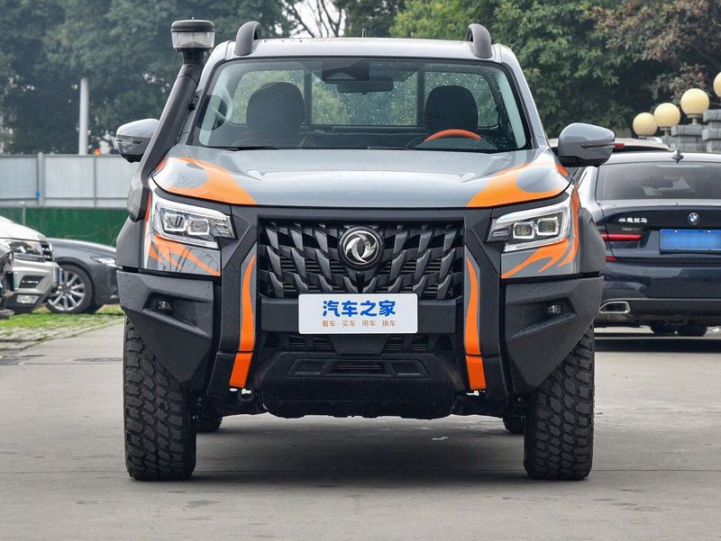 DongFeng Rich 7، بيك أب بكابينة مزدوجة Tiger Roar — منظر أمامي