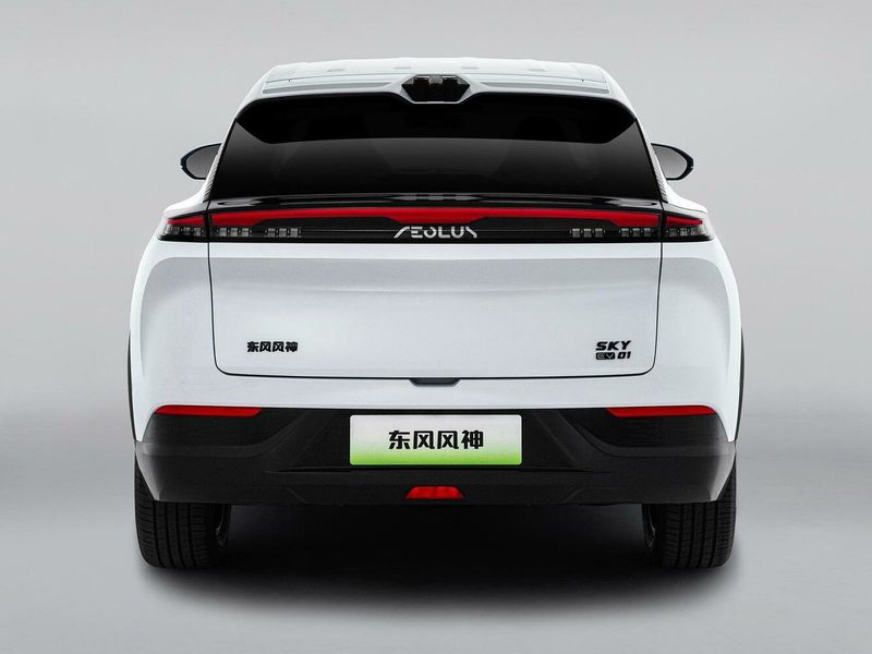 DongFeng Sky EV01, Внедорожник 5 дв. — вид сзади