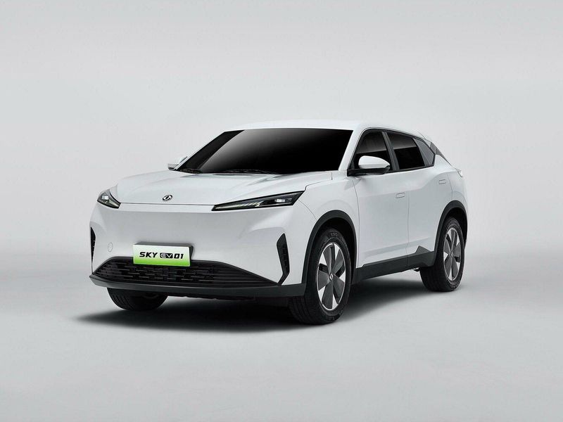 DongFeng Sky EV01, Внедорожник 5 дв. — вид спереди