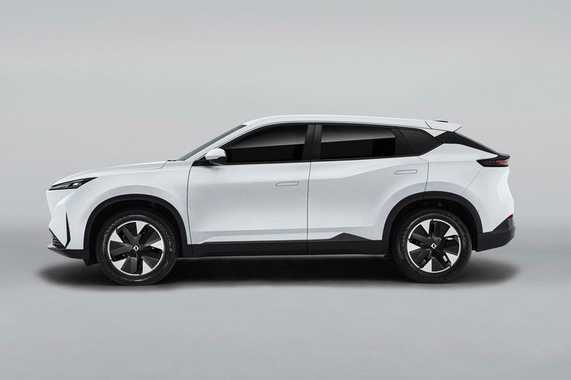 DongFeng Sky EV01, Внедорожник 5 дв. — вид слева