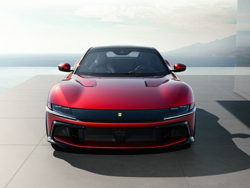 Ferrari 12Cilindri, Купе — вид спереди
