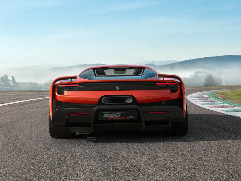 Ferrari 296, Родстер Speciale A — вид сзади