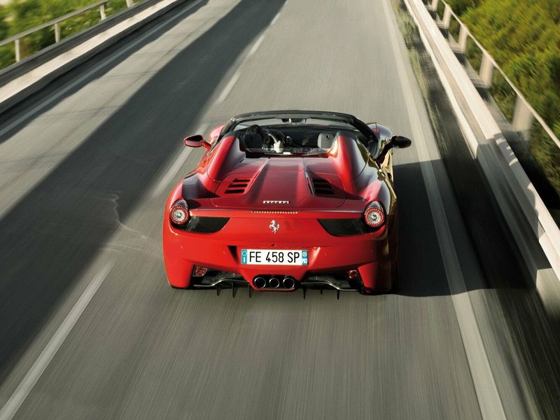 Ferrari 458, Родстер — вид сзади