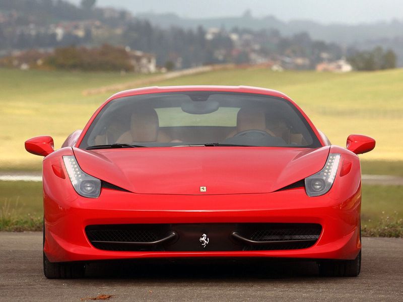 Ferrari 458, Купе — вид спереди