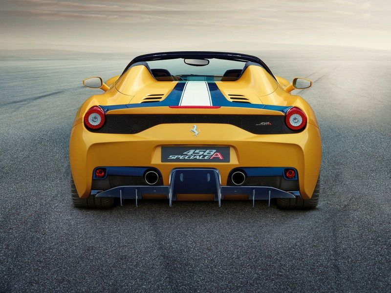 Ferrari 458, Родстер Speciale — вид сзади