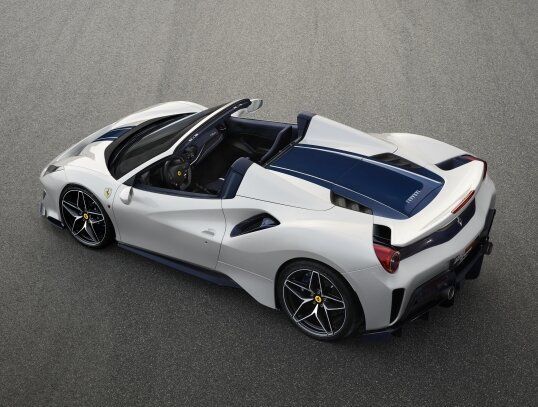 Ferrari 488, Родстер Pista Spider — вид сзади в три четверти