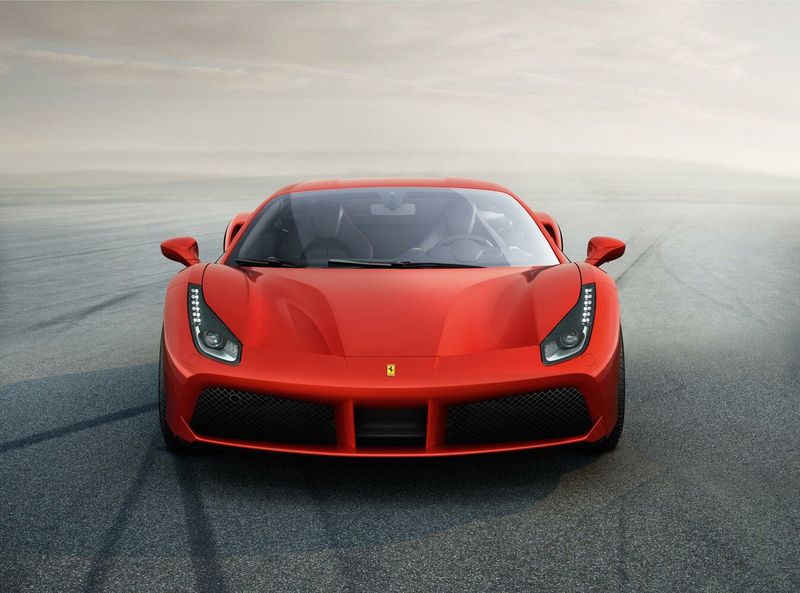Ferrari 488, Купе GTB — вид спереди
