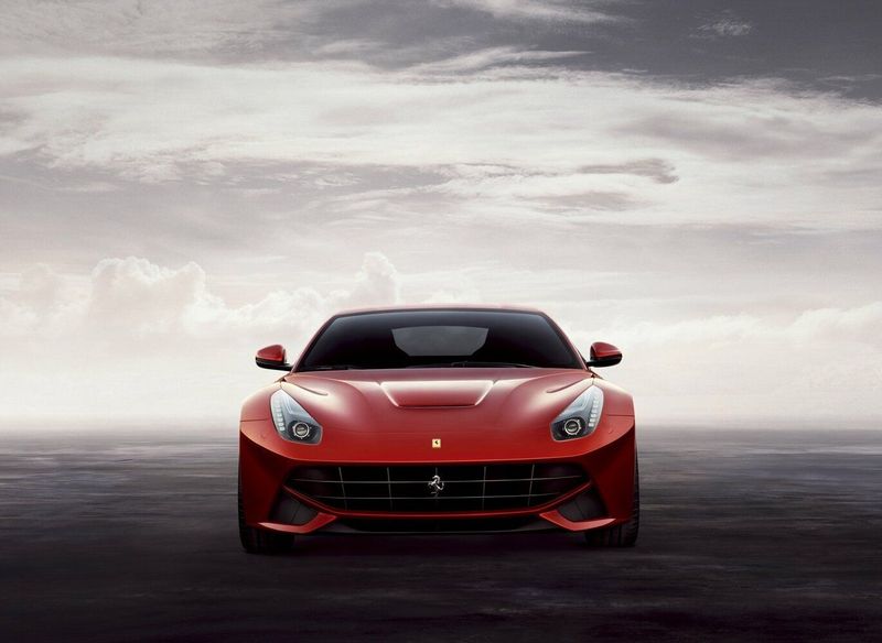 Ferrari F12, Купе Berlinetta — вид спереди