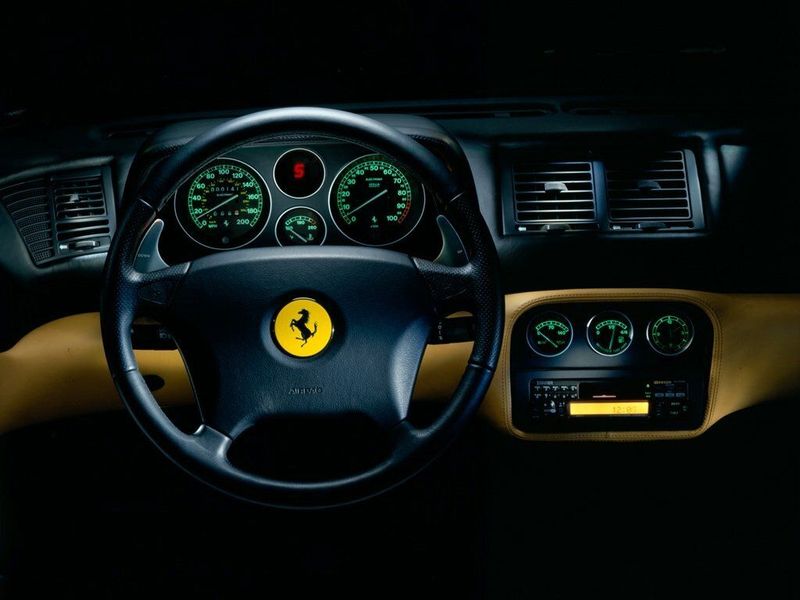 Ferrari F355, Купе Berlinetta — передняя панель