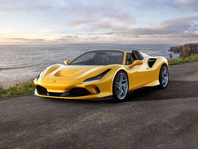 Ferrari F8, Родстер Spider — вид спереди справа