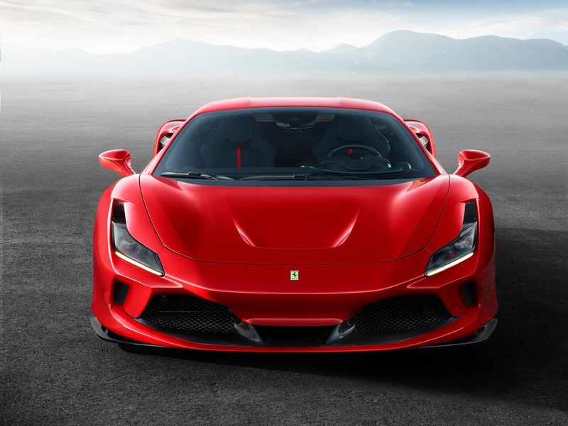 Ferrari F8, Купе Tributo — вид спереди