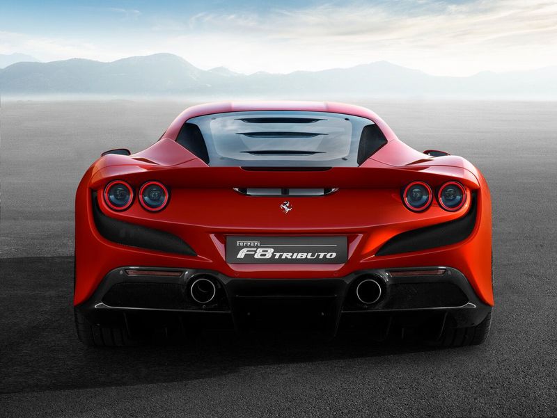 Ferrari F8, Купе Tributo — вид сзади