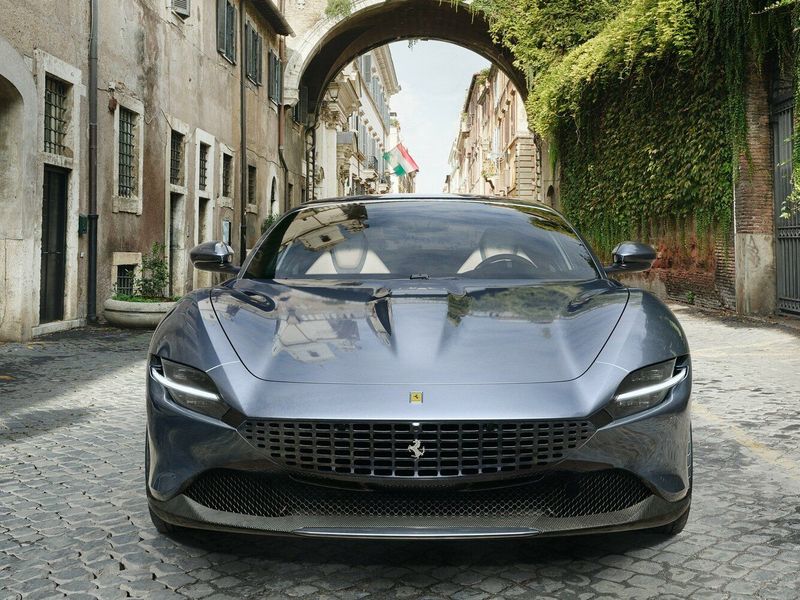 Ferrari Roma, Купе — вид спереди