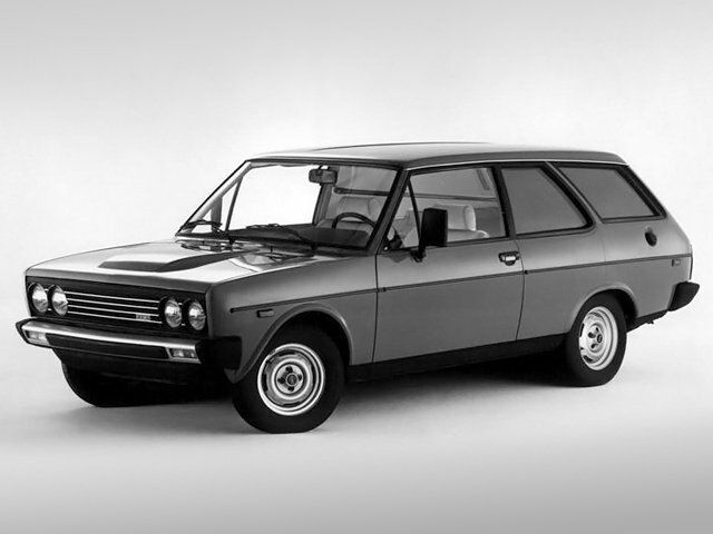 Fiat 131، واجون 5 أبواب — منظر أمامي أيسر