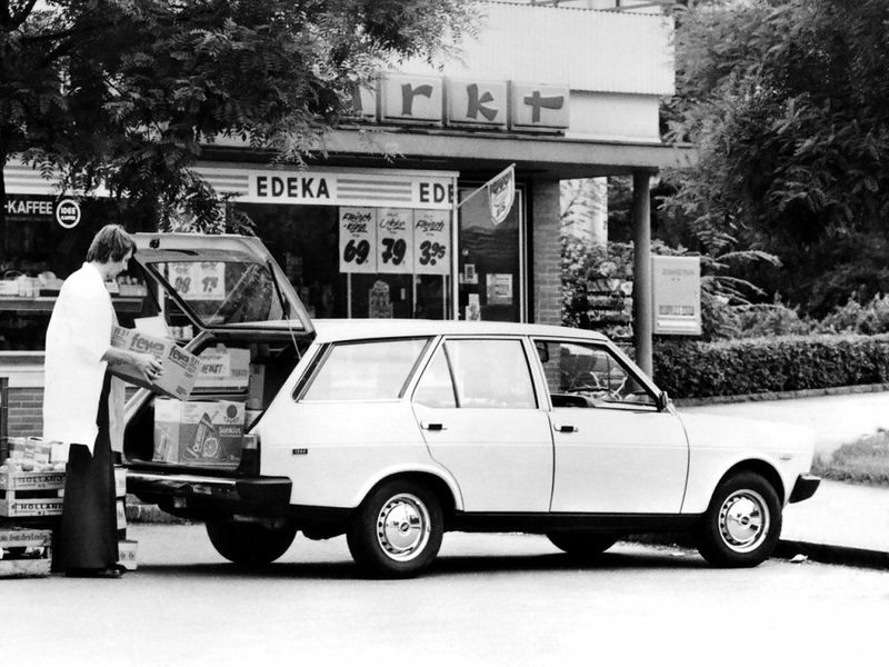 Fiat 131، واجون 5 أبواب — منظر خلفي أيسر
