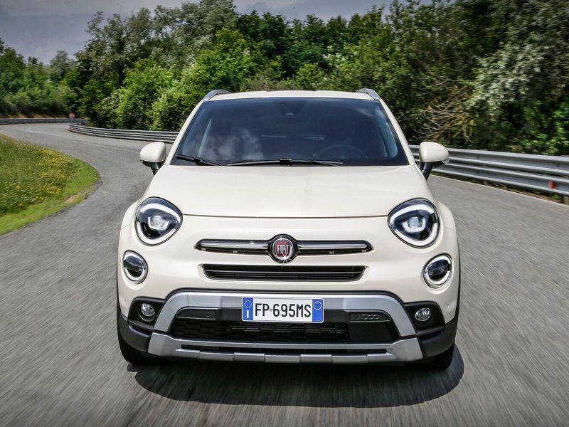 Fiat 500X أنا فيس ليفت، دفع رباعي 5 أبواب — منظر أمامي