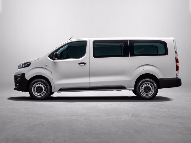 Fiat Scudo ثالثاً، ميني فان — منظر من الجانب الأيسر