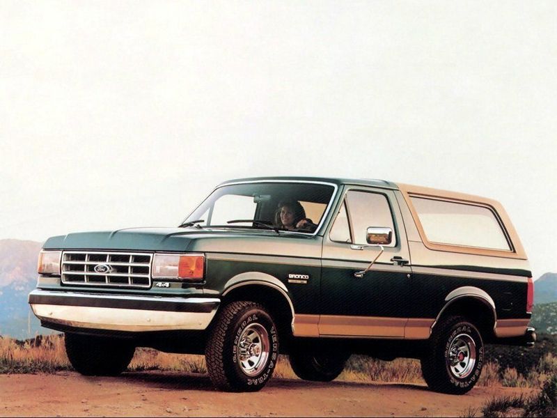 Ford Bronco IV, Внедорожник 3 дв. — вид спереди слева
