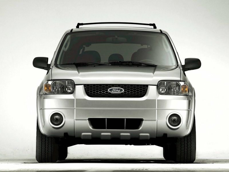 Ford Escape أنا فيس ليفت، دفع رباعي 5 أبواب — منظر أمامي