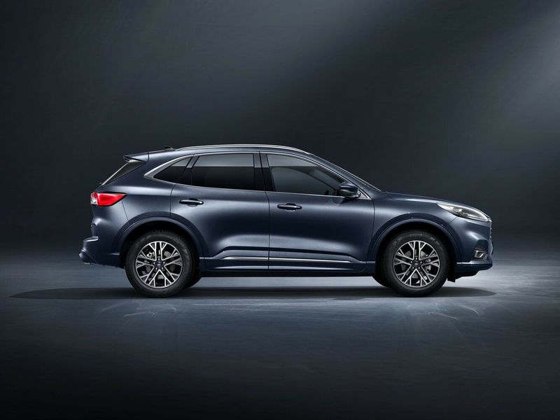 Ford Escape IV (السوق الصينية)، دفع رباعي 5 أبواب — منظر من الجانب الأيسر