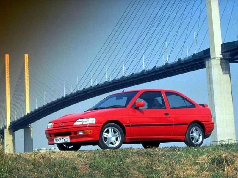 Ford Escort V، هاتشباك 3 أبواب — منظر أمامي أيمن