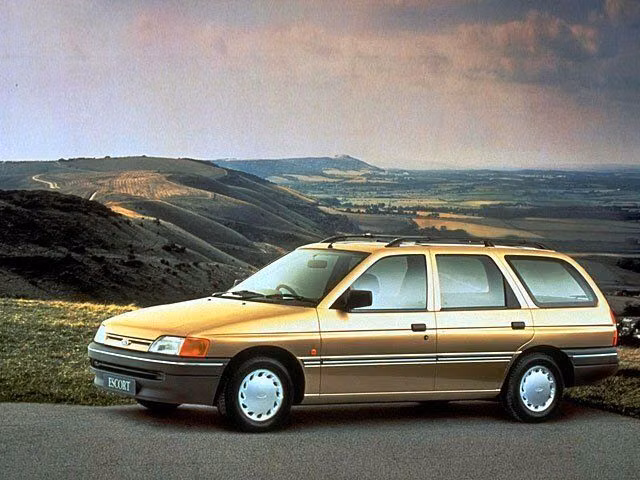 Ford Escort V, Универсал 5 дв. — вид спереди справа
